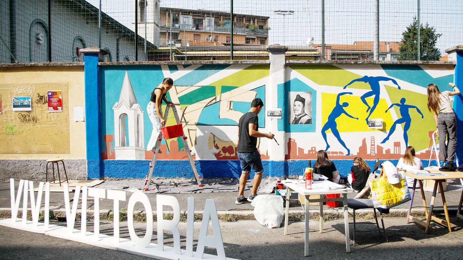 Un murale del writer Boris Veliz racconta il quartiere Vittoria Un murale del writer Boris Veliz racconta il quartiere Vittoria