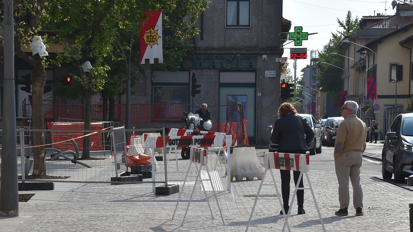 Legnano, il cantiere in piazza del Popolo Legnano, il cantiere in piazza del Popolo