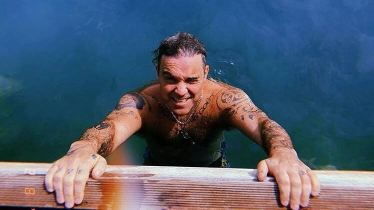 Robbie Williams sta trascorrendo le vacanze a Bellagio
