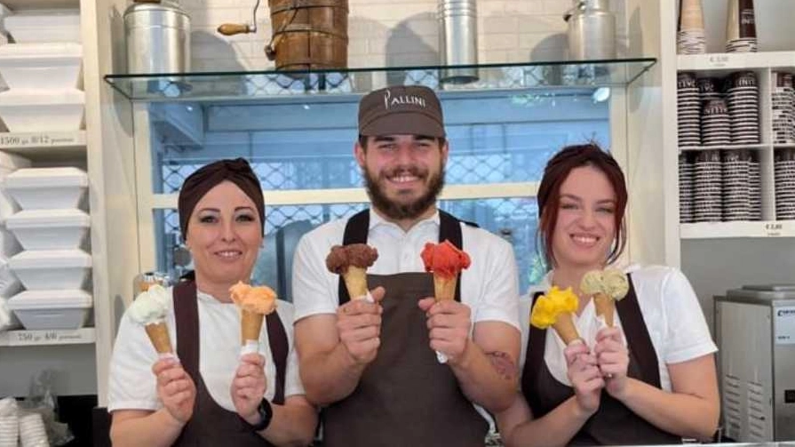 Alberto Pallini nella sua gelateria