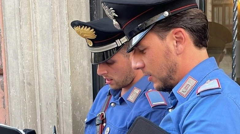 Indagano i carabinieri Indagano i carabinieri