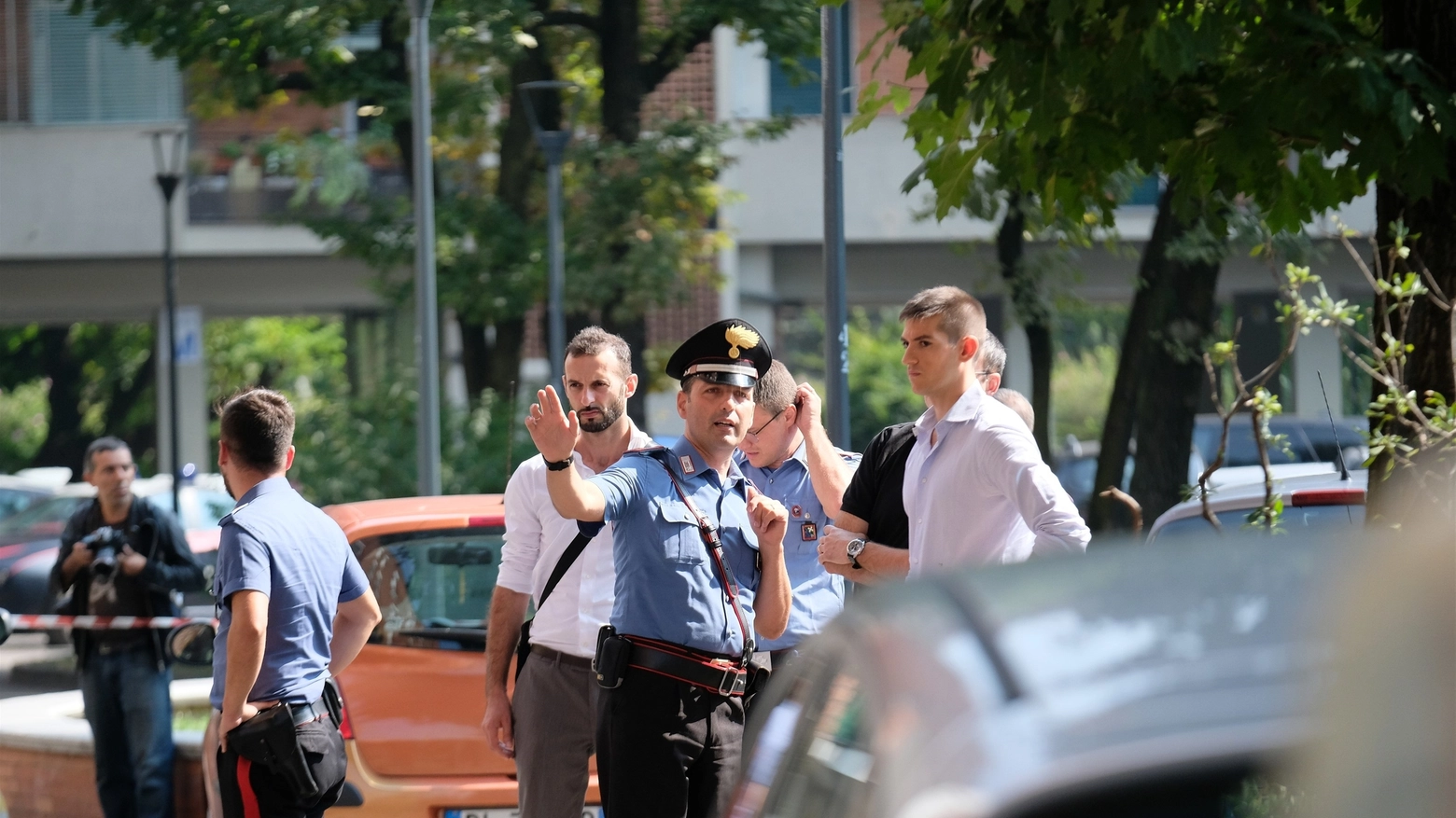 Carabinieri alla Comasina sul luogo dell'agguato (NewPress)