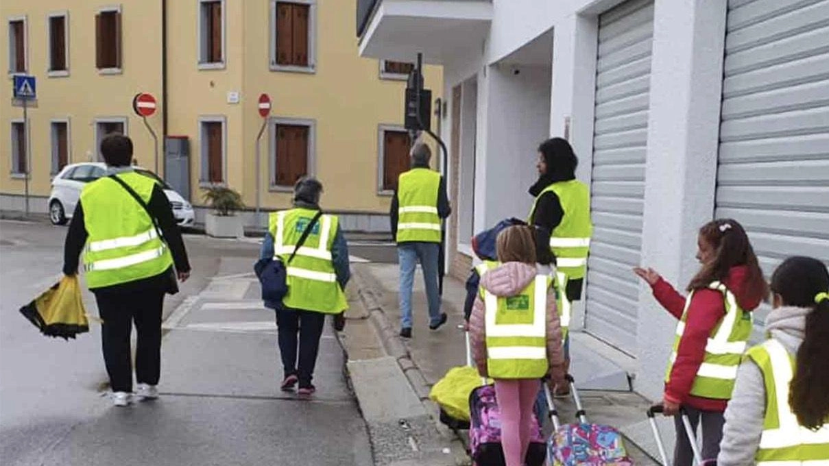 

Genitori tassisti e pedibus a Besana Brianza: bonus per una scuola ecologica