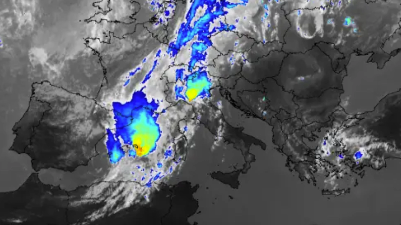 Il ciclone in arrivo sul Nord Italia che secondo le previsioni porterà temporali e nubifragi (Aeronautica Militare)