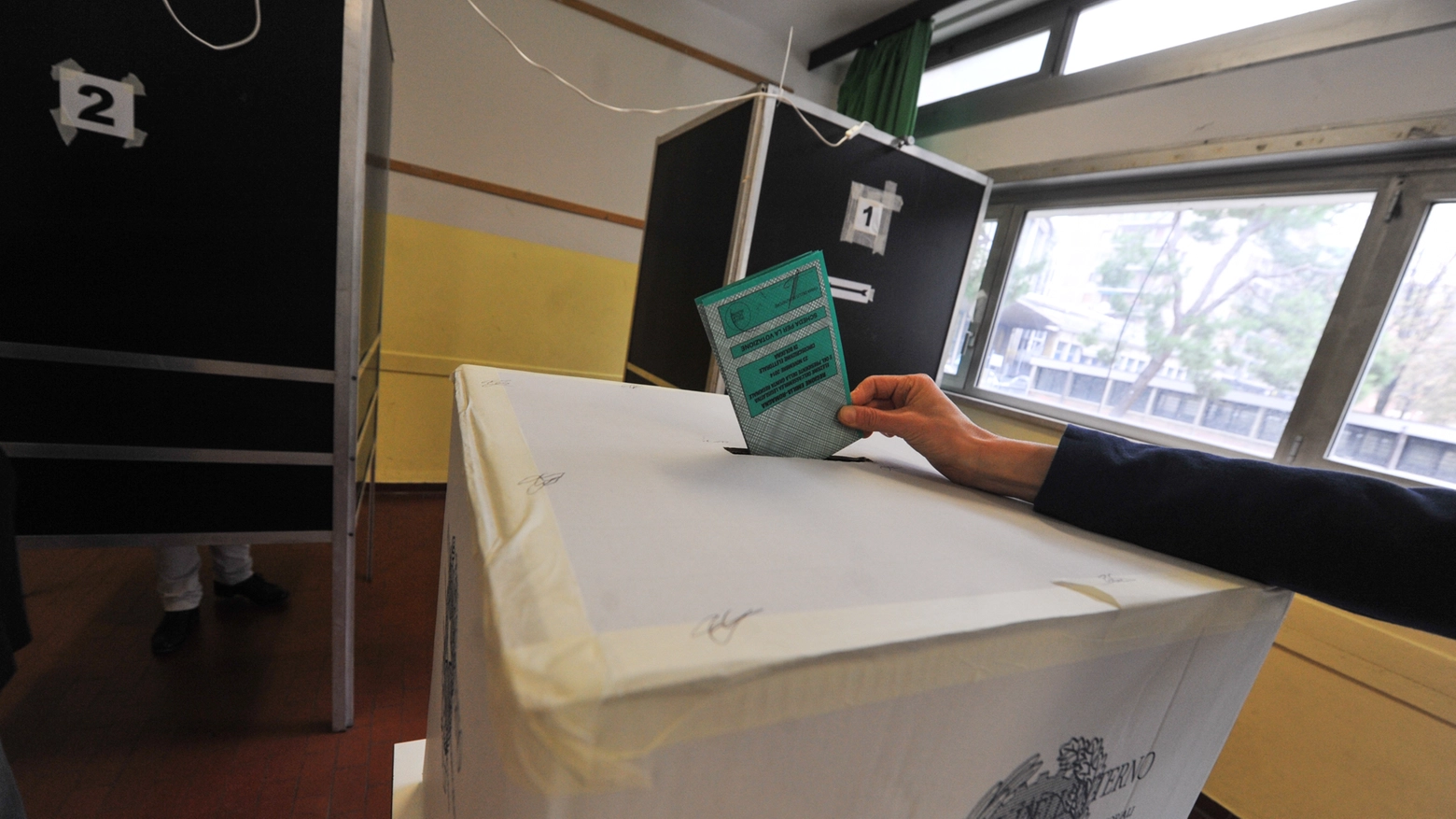 Si vota per eleggere il nuovo Consiglio regionale e il Presidente della Regione. Fontana vince con oltre il 61%