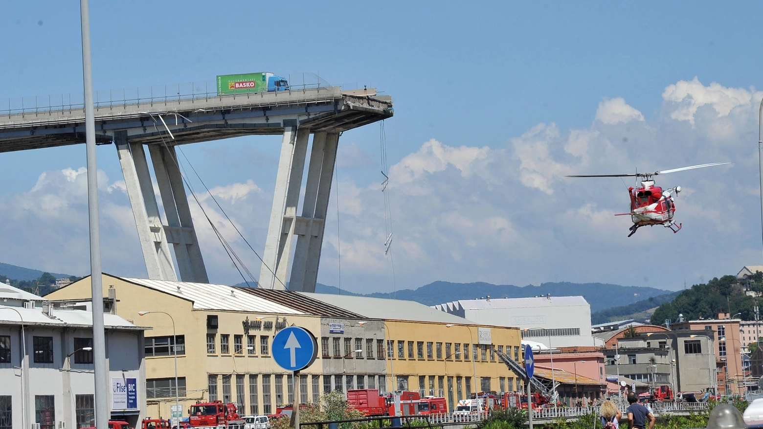 I monconi del ponte Morandi di Genova (NewPress)