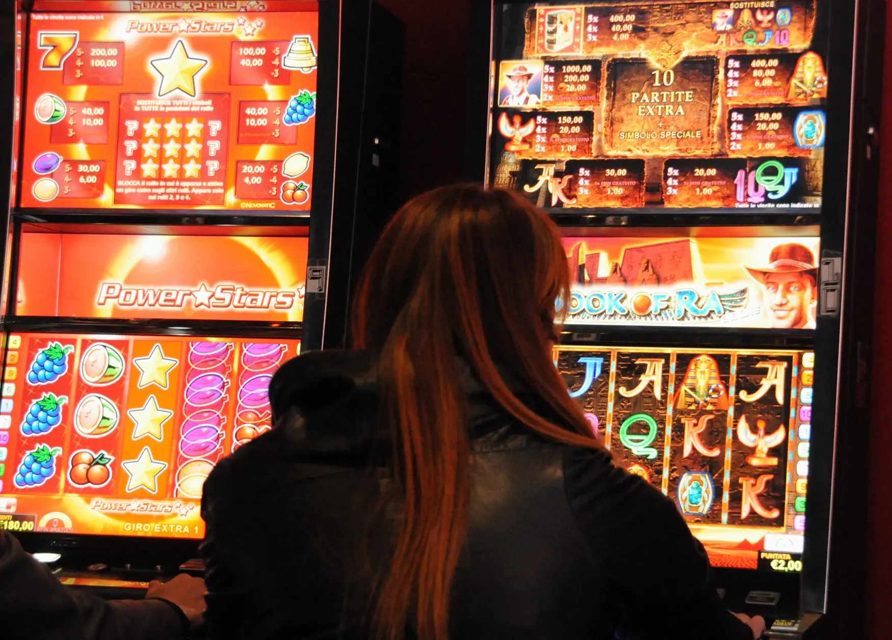 Mornico, stretta sulle sale slot: gioco vietato ai minorenni