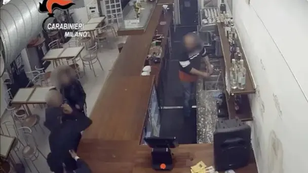 Le immagini dall'interno del bar di Cornaredo poco prima dell'omicidio Le immagini dall'interno del bar di Cornaredo poco prima dell'omicidio