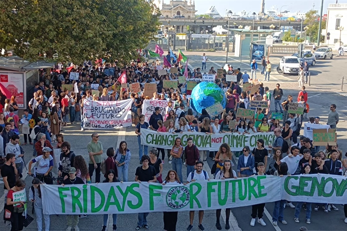 Studenti genovesi manifestano in occasione del Global Strike for Climate