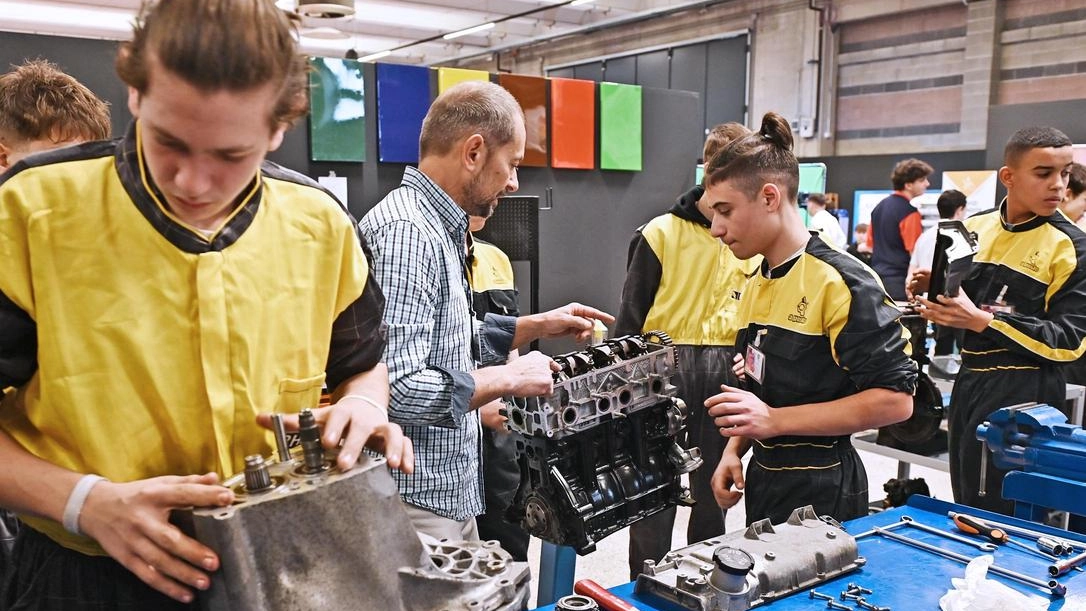 Il Salone dell’orientamento è Young. Una bussola grazie a 175 stand. Erba, i ragazzi possono anche rivolgersi alla formatrice Laura Romano Il Salone dell’orientamento è Young. Una bussola grazie a 175 stand. Erba, i ragazzi possono anche rivolgersi alla formatrice Laura Romano