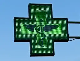 Legnano, ladri in azione nella farmacia Sempione: danni e soldi spariti. Furti anche in alcune cantine dell’Oltrestazione