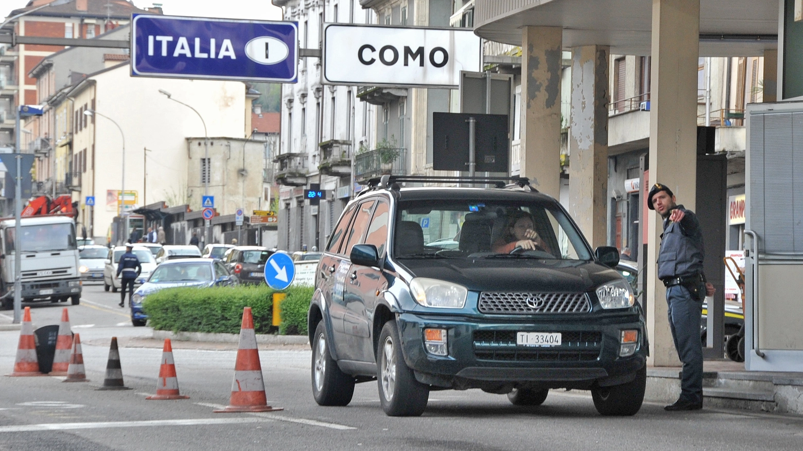 Finanzieri alla dogana a Chiasso Finanzieri alla dogana a Chiasso