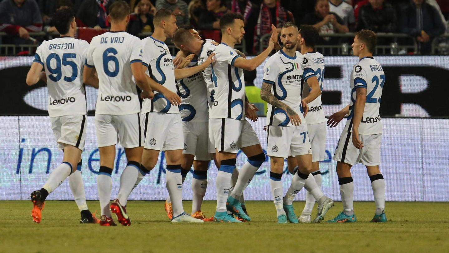 L'Inter festeggia il tris di Cagliari