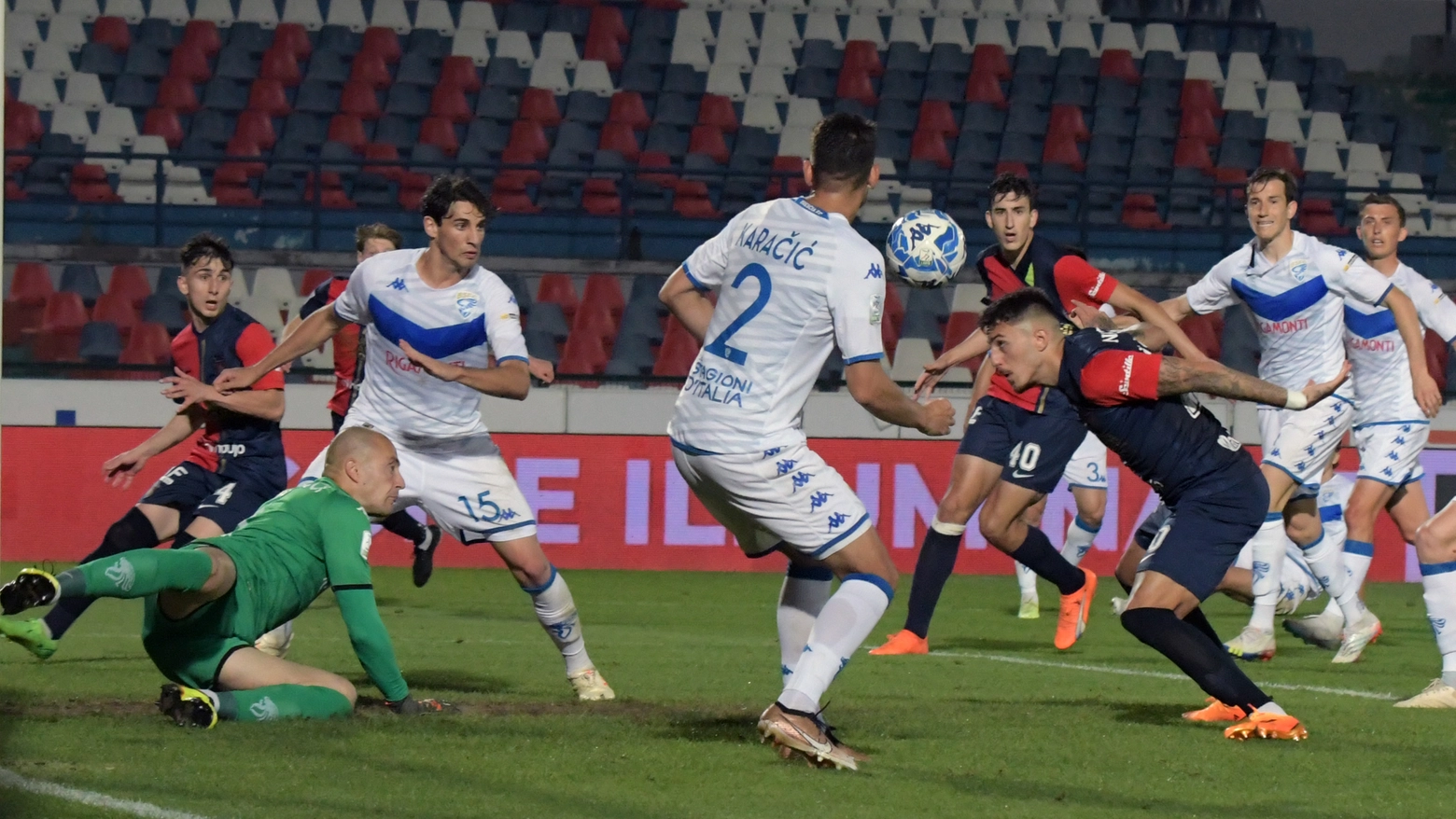 Il gol di Marco Nasti che ha deciso la gara d'andata regalando il successo al Cosenza