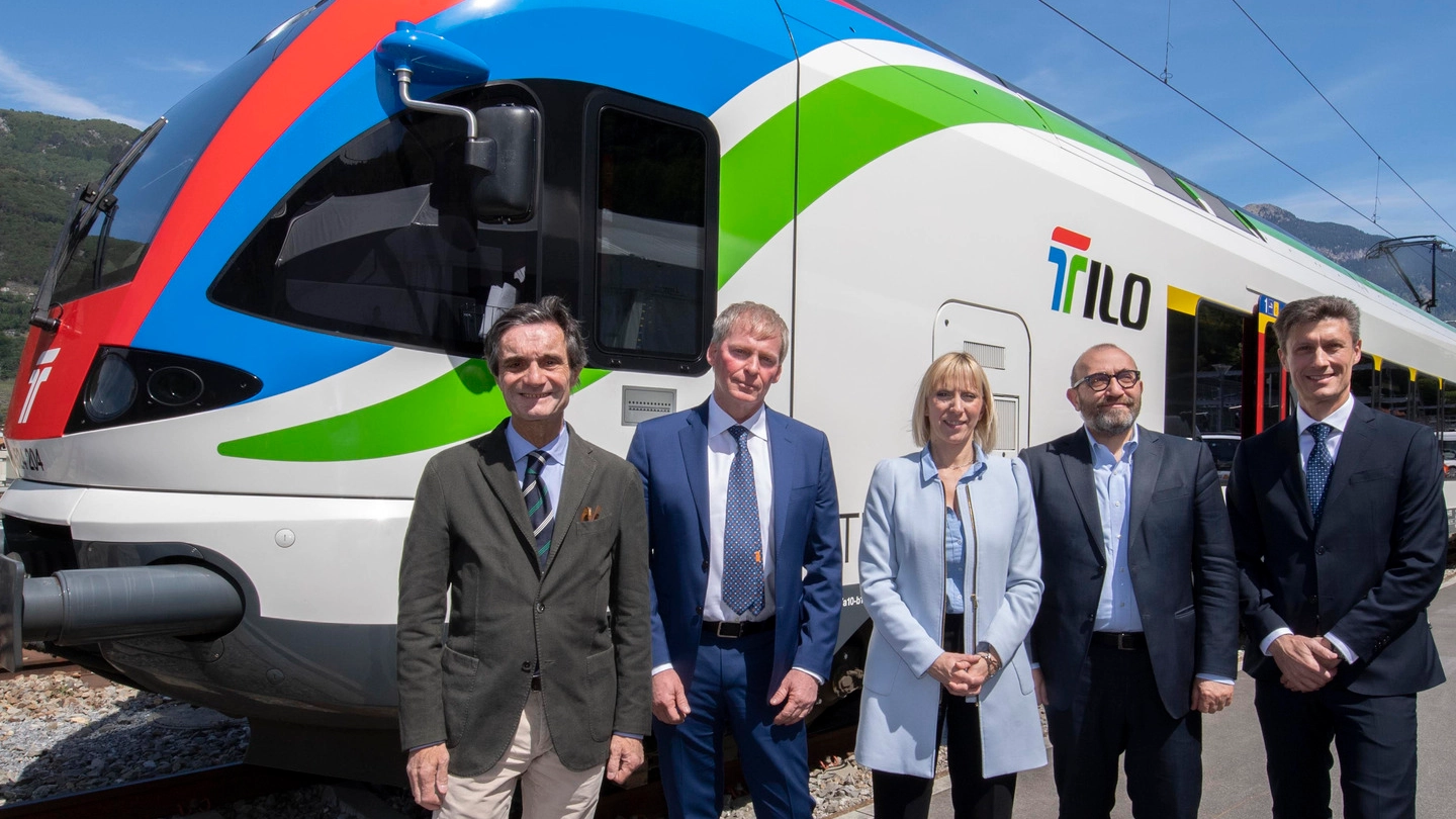 Il debutto dei treni TiLo con nuova livrea a Bellinzona