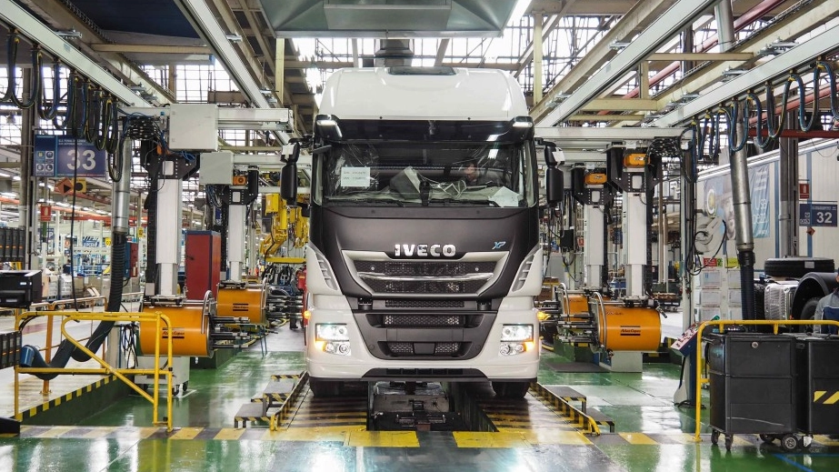 Un camion prodotto nello stabilimento Iveco di Brescia Un camion prodotto nello stabilimento Iveco di Brescia