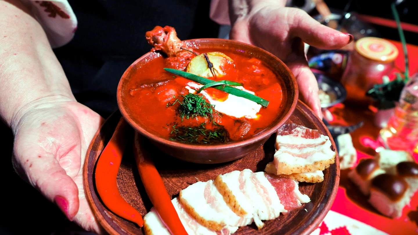 Il borscht, piatto tipico ucraino
