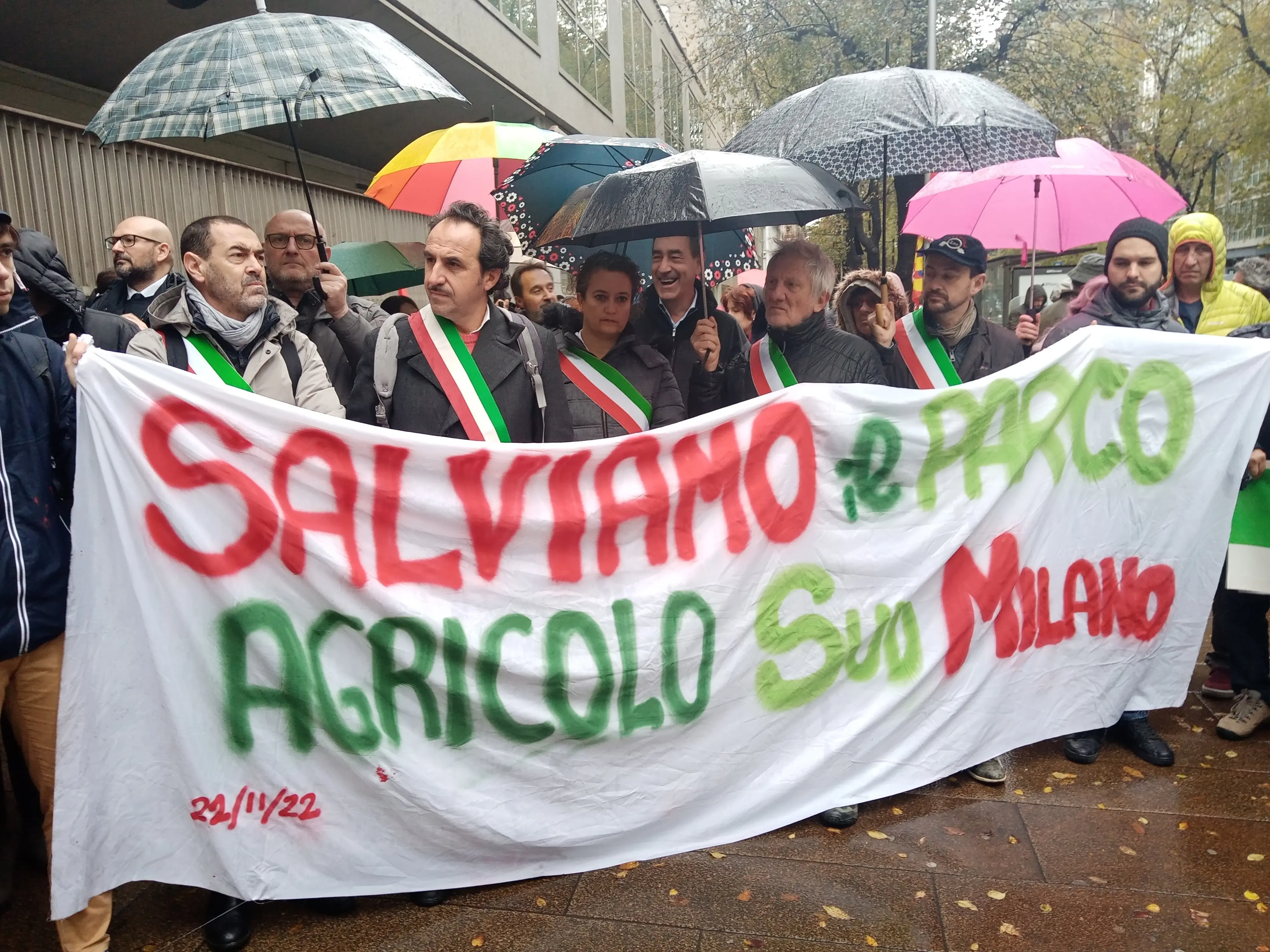 Parco Sud, sindaci e associazioni contro la Regione: "A rischio la tutela dell'area verde"