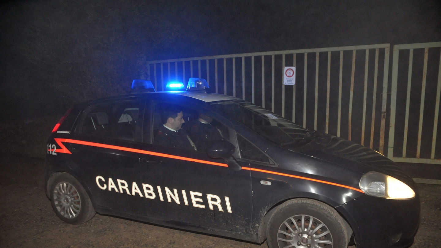 I carabinieri alla cava di via Adua a Cernusco