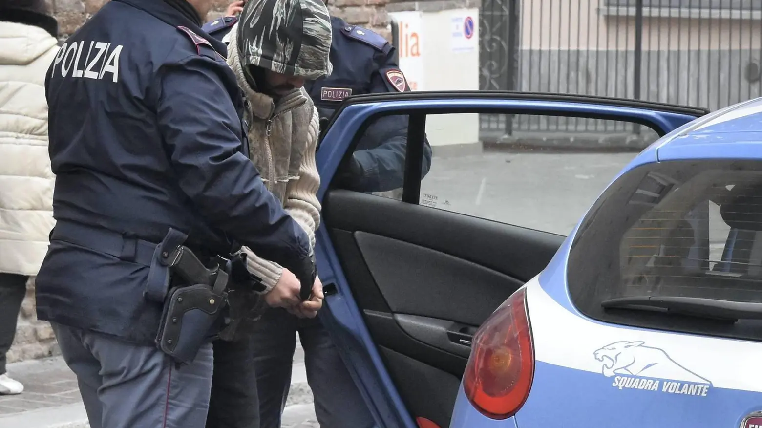 Blitz anti-droga a segno Spaccio nei campi, scoperti Blitz anti-droga a segno Spaccio nei campi, scoperti