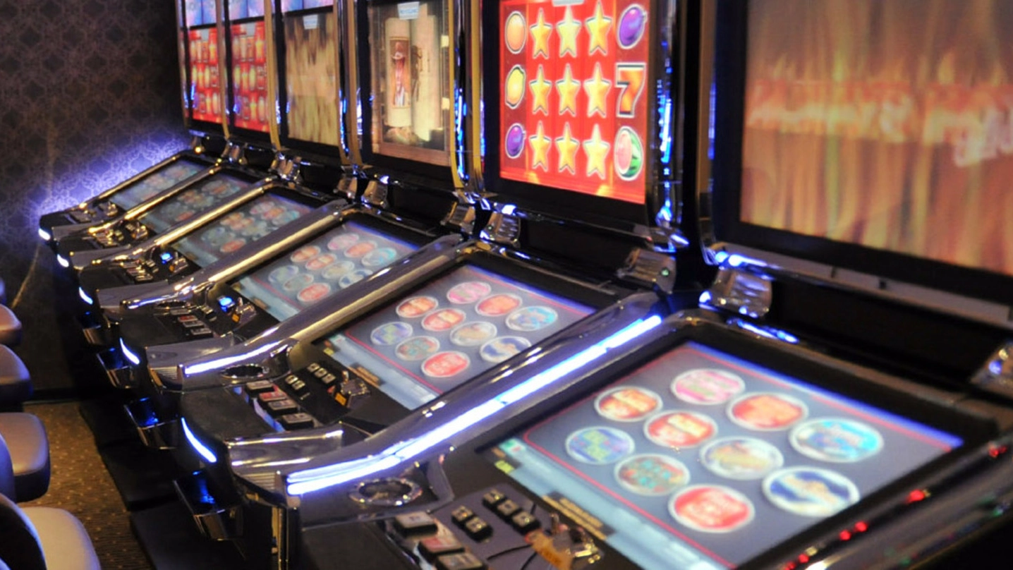 Una sala con le slot machine