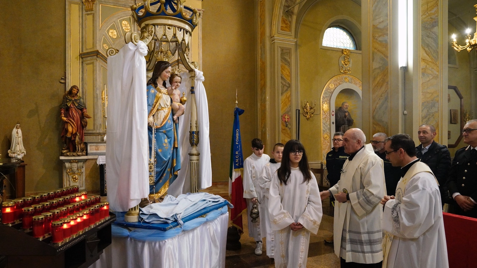 Le corone adornavano il capo della Madonna del Carmelo 