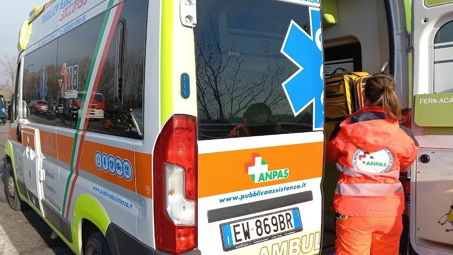 L’incidente è avvenuto poco dopo le 14.30 in via Cesare Battisti