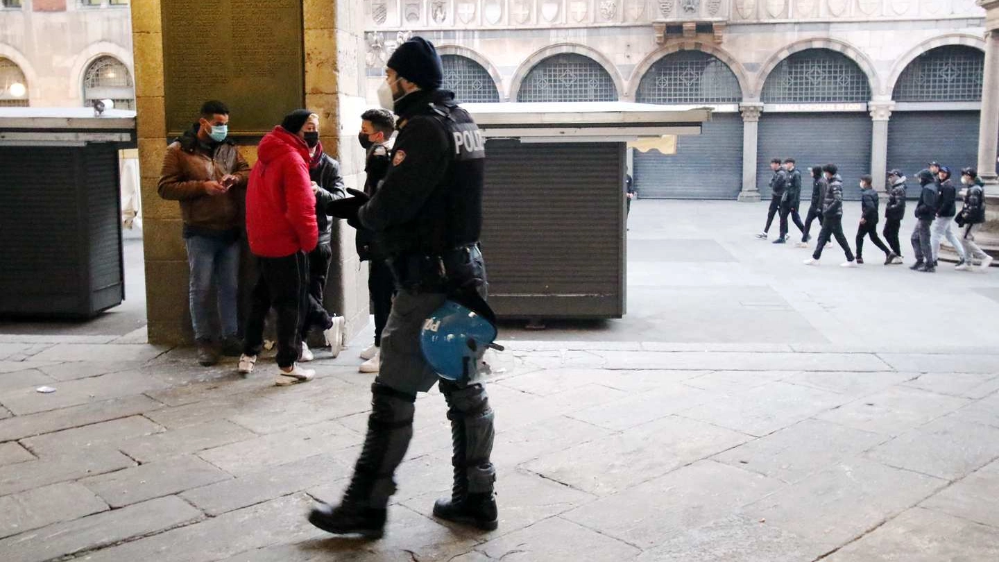 Polizia in centro a Milano