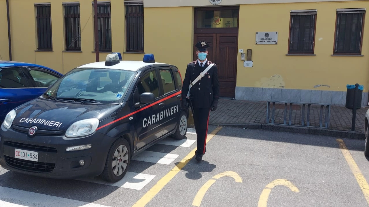 L'uomo è stato denunciato dai carabinieri di Sospiro