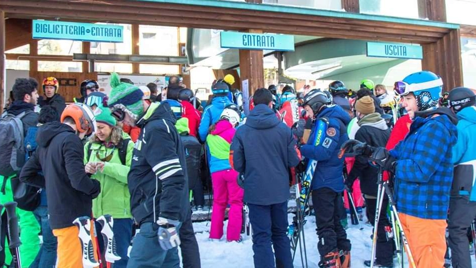 L’inaugurazione è stata festeggiata dalla presenza di tantissimi appassionati degli sport sulla neve (Orlandi)
