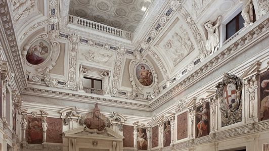 Uno scorcio della Sala Alessi a Palazzo Marino, sede del Comune