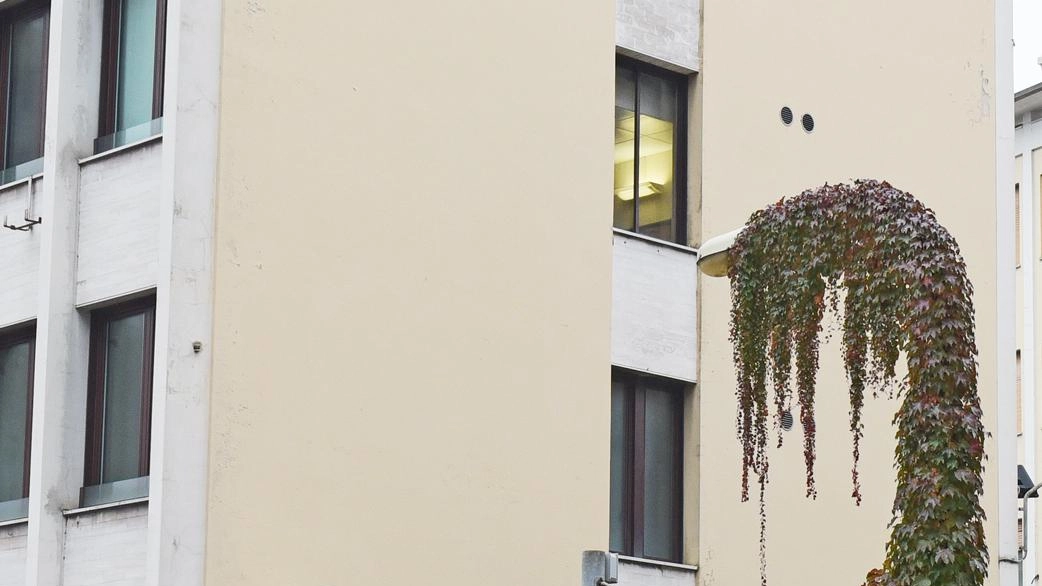 Aiuto ai senza fissa dimora. Riapre il dormitorio ex caserma. Ma la Provincia ha nuove idee Aiuto ai senza fissa dimora. Riapre il dormitorio ex caserma. Ma la Provincia ha nuove idee