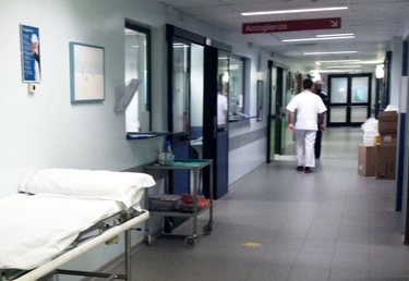 Lecco, lista d’attesa di 6 mesi per visita oculistica post intervento