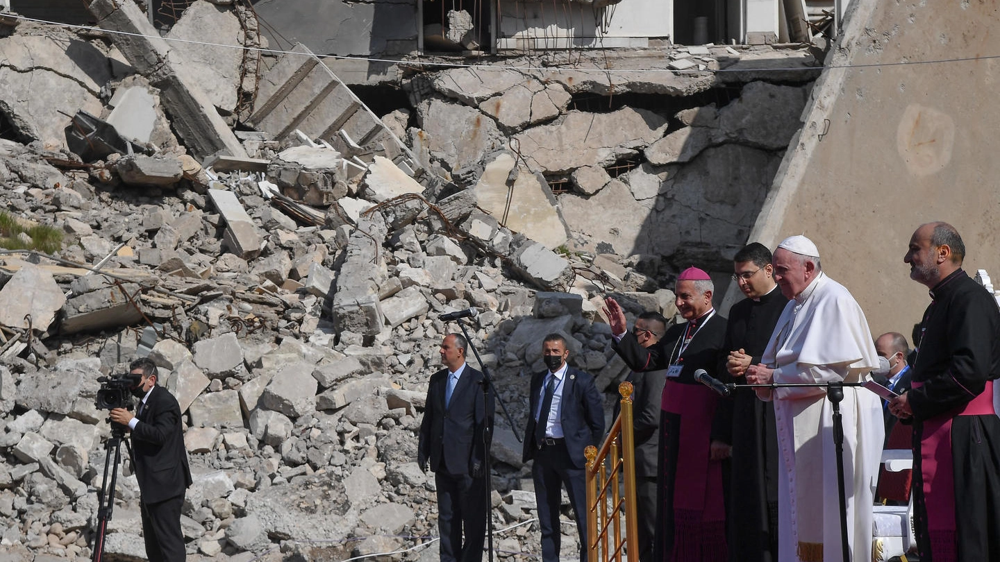 Papa Francesco tra le macerie di Mosul