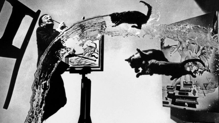 Il genio di Salvator Dalì in una foto del 1948 scattata da Halsman (foto Magnum)