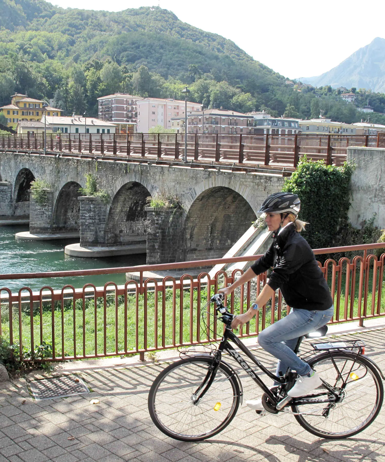 Lecco: il Ponte Vecchio riapre con una settimana d'anticipo
