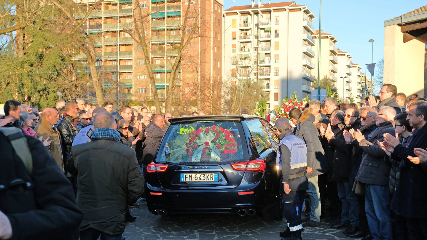 I funerali di Giuseppe Cicciù, uno dei macchinisti morti nell'incidente di Livraga