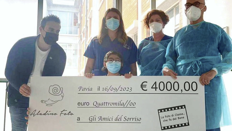 L'assegno donato al reparto