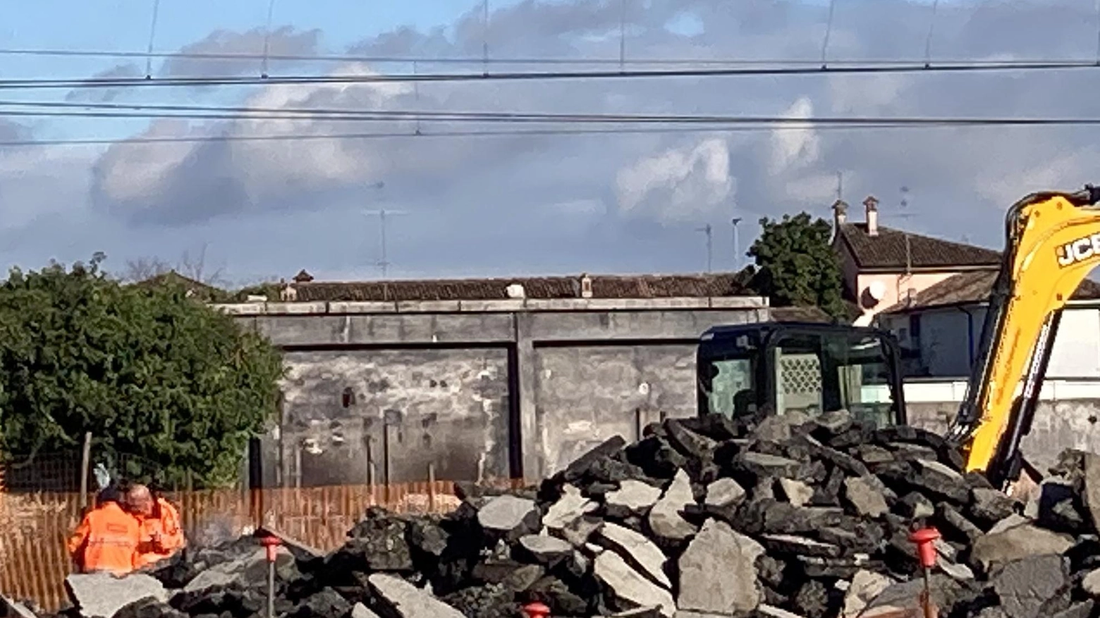 Il cantiere lumaca Sottopasso ferroviario "Primi transiti da aprile" Il cantiere lumaca Sottopasso ferroviario "Primi transiti da aprile"