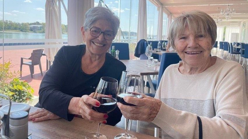 La “Giornata dell’Amicizia”  In festa  le nonne della Rsa  "Brindiamo al nostro rapporto"