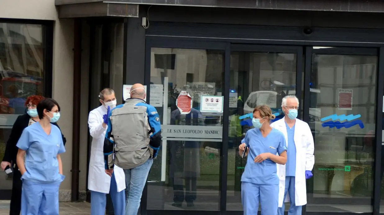 Blitz dei Nas nelle sale operatorie, sotto la lente la scadenza dei farmaci Blitz dei Nas nelle sale operatorie, sotto la lente la scadenza dei farmaci