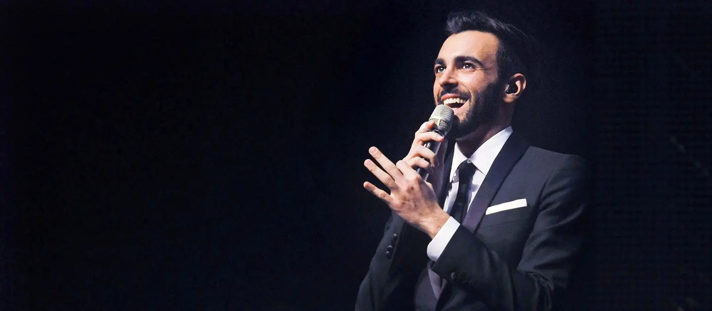 Marco Mengoni vola ed è pop 2.0 al Forum di Assago