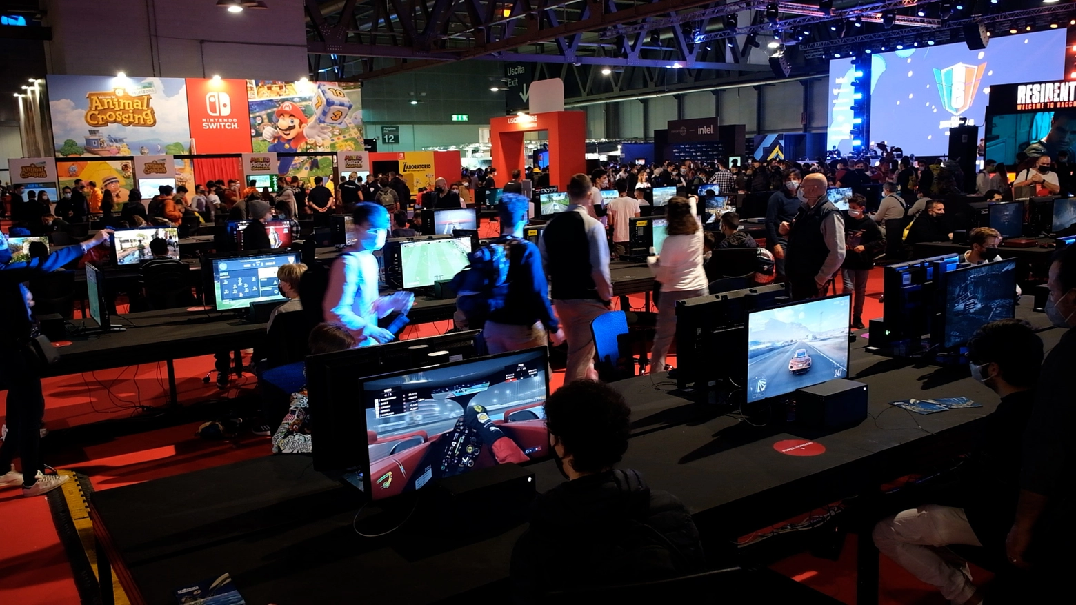 La "Gaming Area" allestita nel padiglione di Rho Fiera per l'evento "As One"