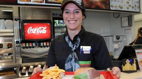 Una dipendente del Burger King di Cerro