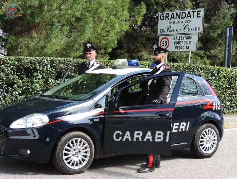 Grandate, rissa tra due coppie di padre e figlio. Tutti denunciati