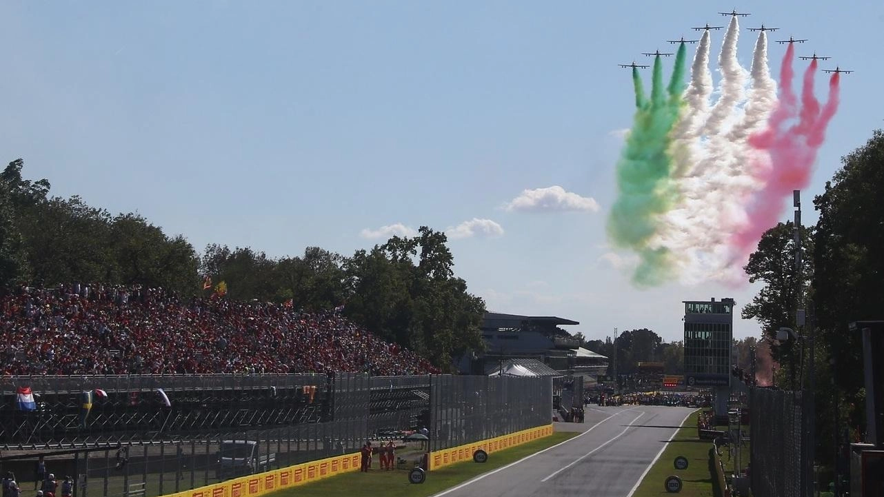È qui la festa La passione F1 e la carica di 300mila tifosi È qui la festa La passione F1 e la carica di 300mila tifosi