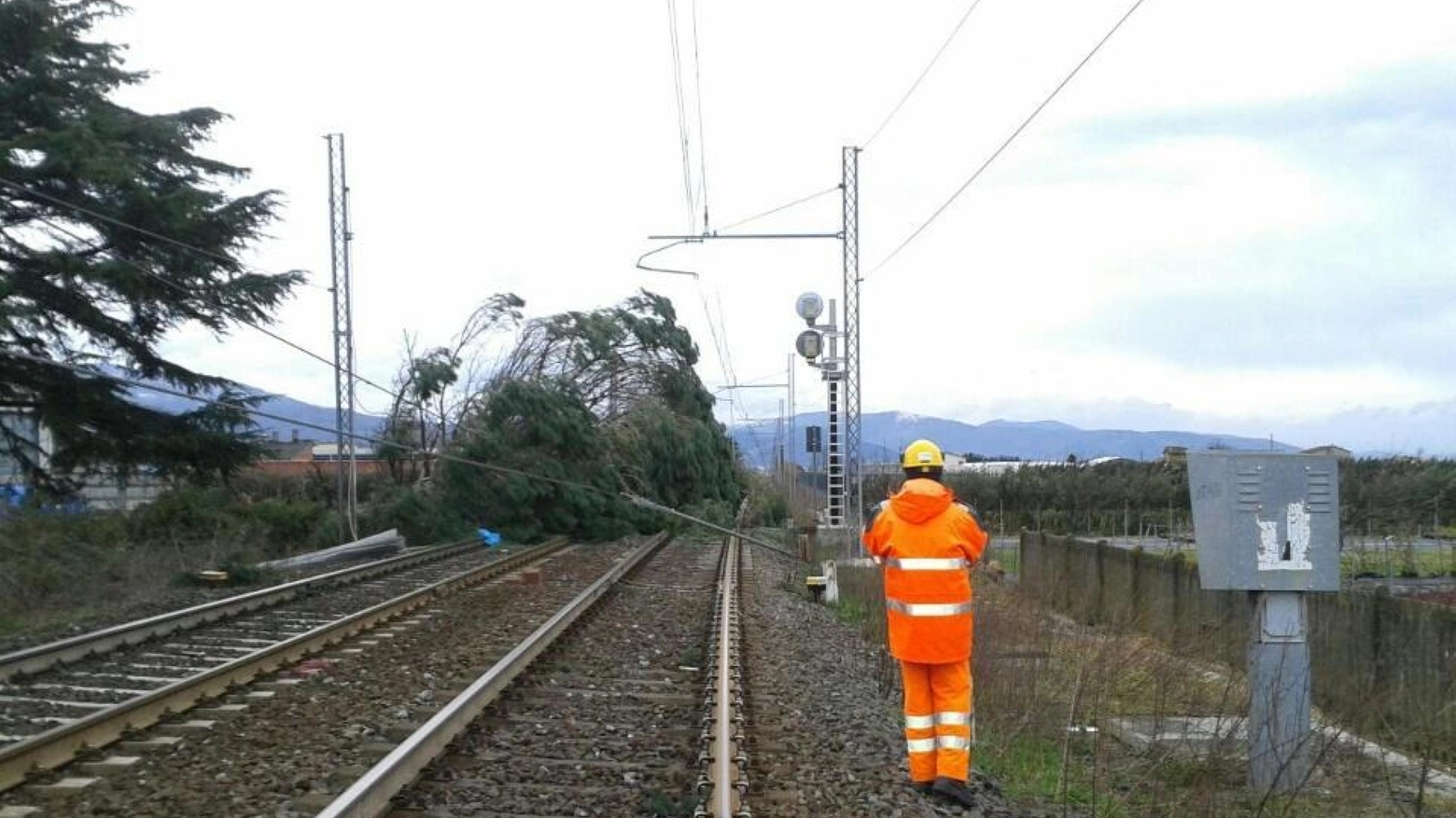 Trenord, numerosi danni e guasti a causa del maltempo