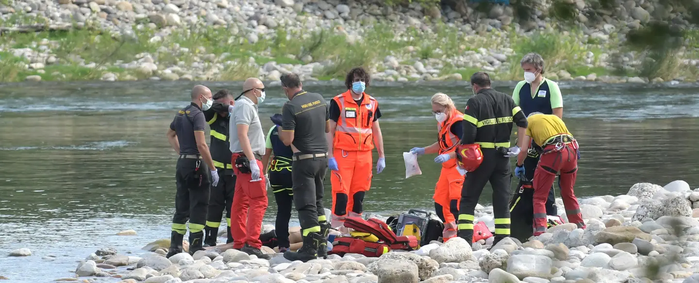 Si tuffa nell’Adda e non riemerge: morto in ospedale ragazzo di 22 anni