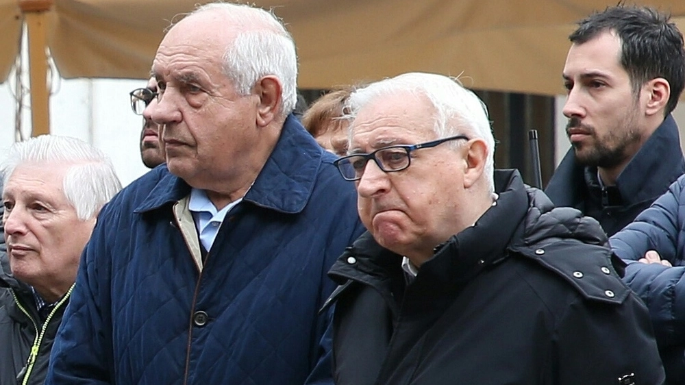 Redento Peroni, a sinistra, con il presidente dell’associazione dei familiari delle vittime Manlio Milani