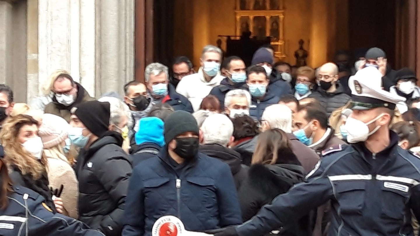 Il funerale di Roberto Peretto a Cassano